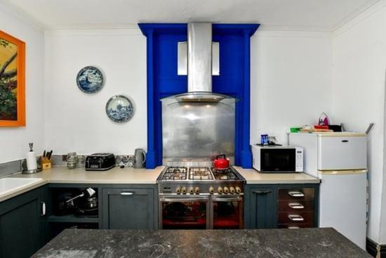 Quirky 4 Bedroom Apartment With Terrace Cardiff Luaran gambar